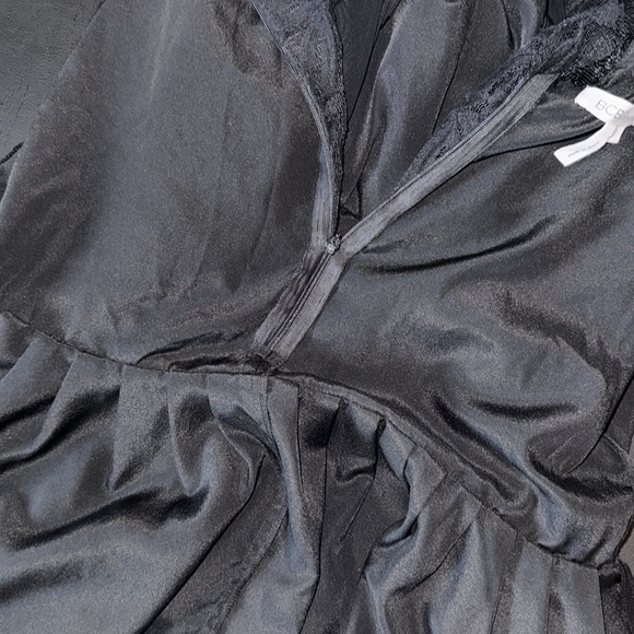 Beautiful BCBG dress size 8 - Picture 7 of 8